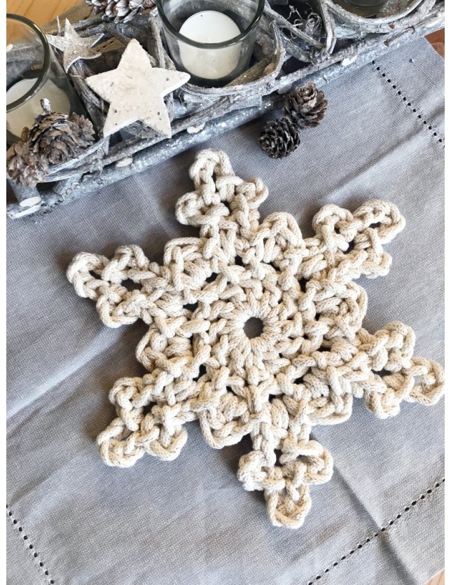 Crochet snowflake